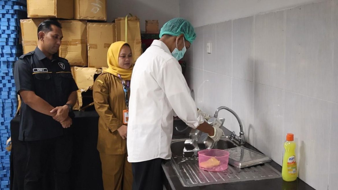 Polres Bandara Soekarno-Hatta Perketat Proses Dapur SPPG, Libatkan Ahli Gizi hingga Uji Lab Air    