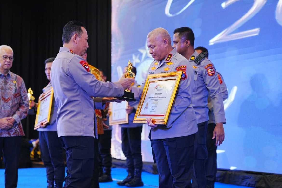 Kapolri Hadiri Kompolnas Award: Polri Tak Antikritik, Komitmen Terus Perbaiki Diri!    
