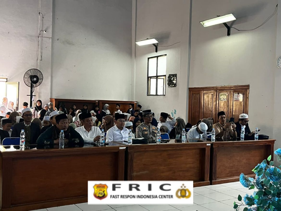 Bhabinkamtibmas Polsek Ciawi Polres Bogor Monitoring Kegiatan MTQ di Desa Bendungan   