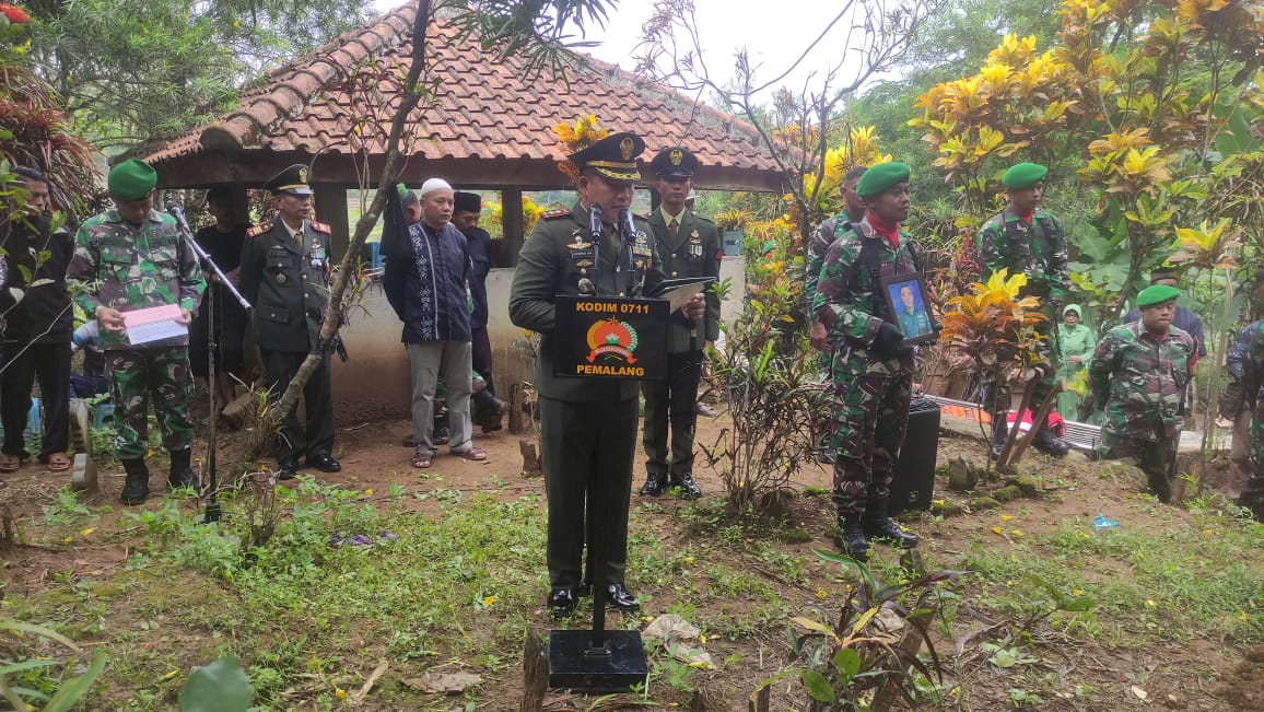 Dandim Pemalang Pimpin Upacara Militer Pemakaman Alm. Sertu Budi Tri Asmoro