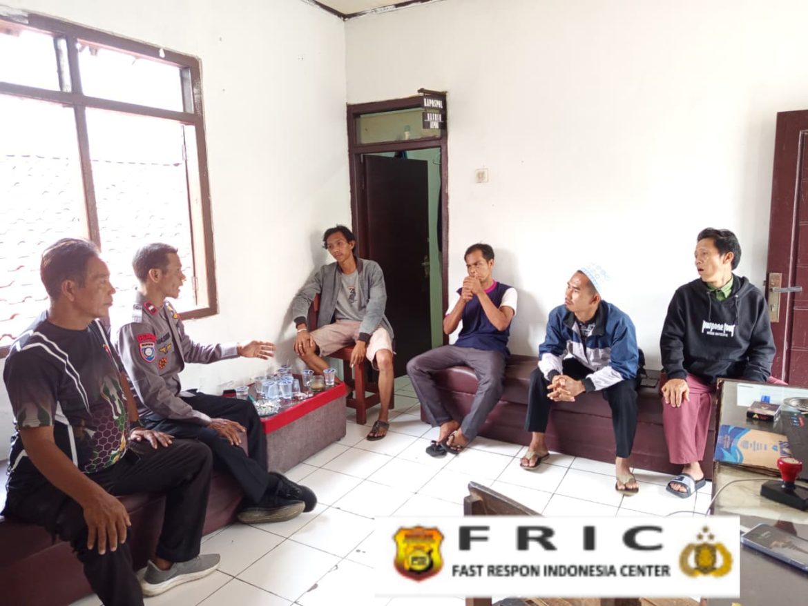 Bhabinkamtibmas Polsek Cigudeg Sambang Warga dalam Rangka Harkamtibmas di Wilayah   