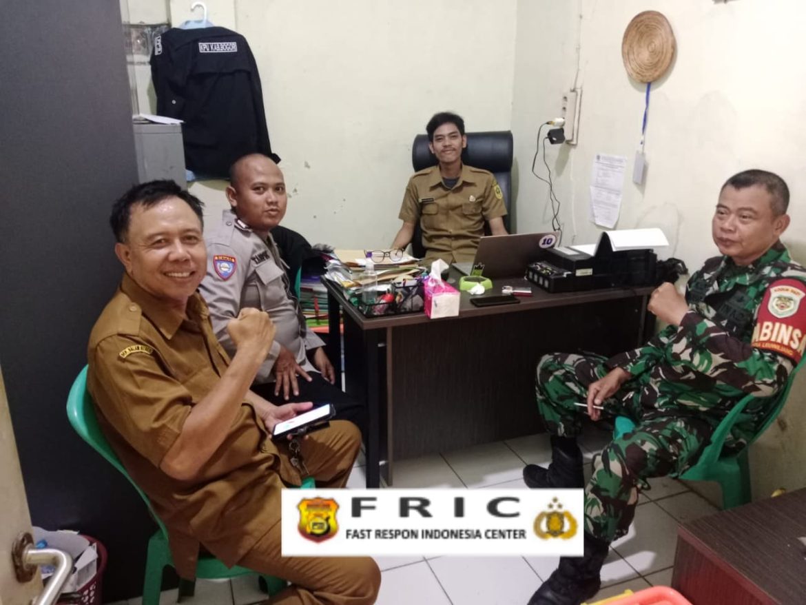 Sinergitas TNI–Polri, Bhabinkamtibmas dan Babinsa Polsek Leuwiliang Sambang Warga dalam Rangka Harkamtibmas di Wilayah   
