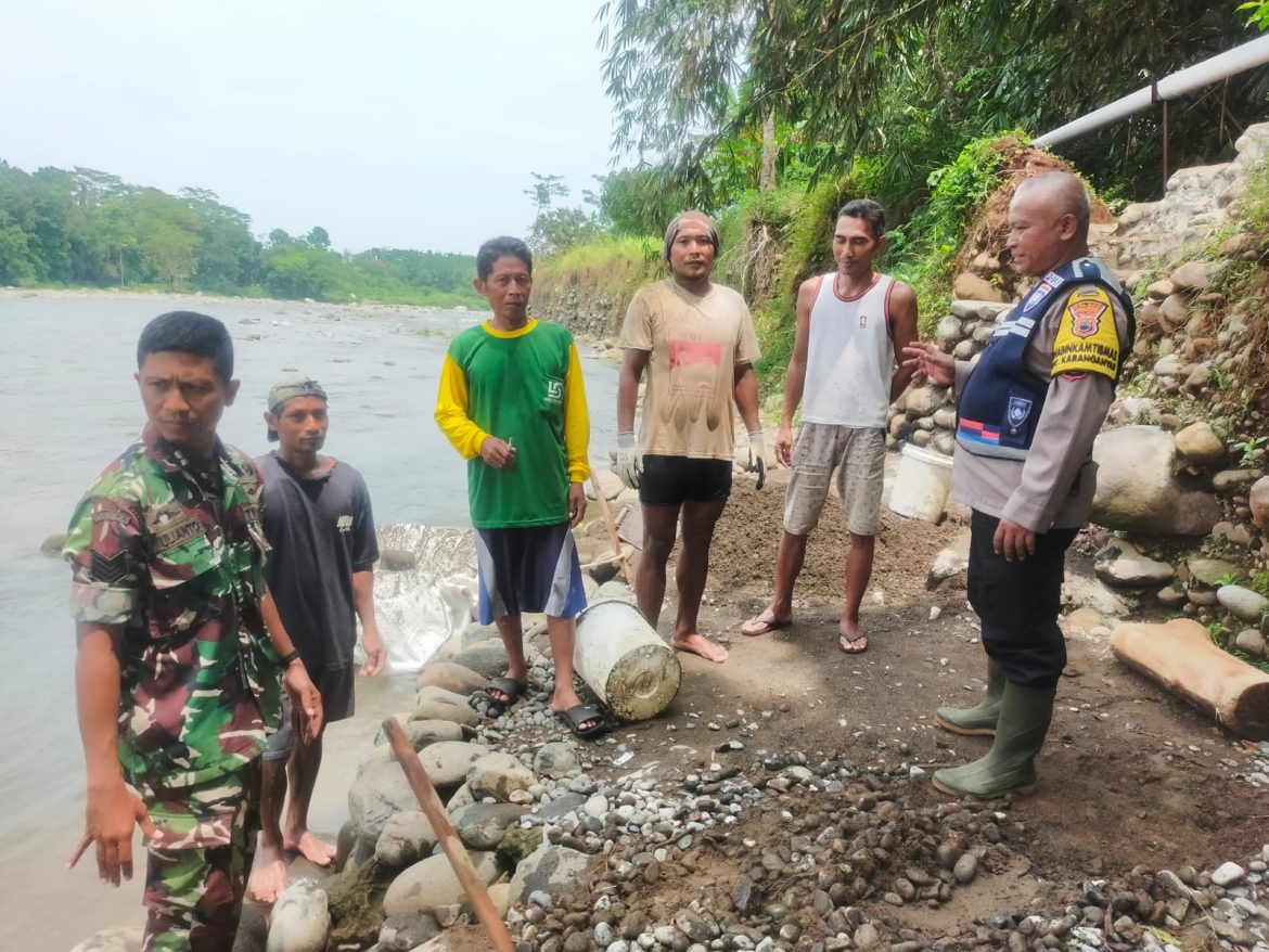 Sinergi TNI-Polri di Karanganyar, Warga Diimbau Waspada Cuaca Ekstrem Saat Beraktivitas di Sungai
