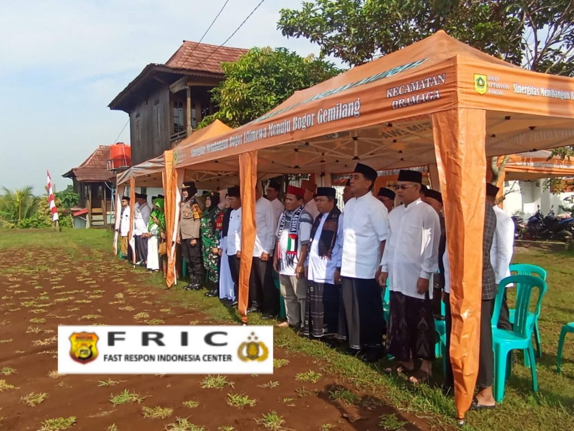Kapolsek Dramaga Bersama Forkompimcam Kecamatan Dramaga Hadir Dalam Giat Upacara Hari Santri Nasional Tahun 2025 Tingkat Kecamatan Dramaga, Jaga Kondusifitas Wilayah Aman Kondusif Harkamtibmas