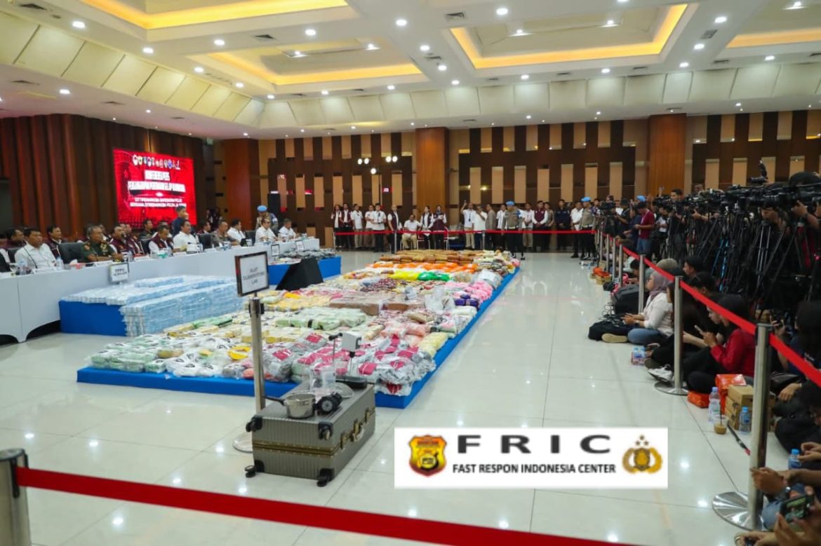 SINERGI KIAN SOLID, KEPALA BNN RI HADIRI PENGUNGKAPAN KASUS NARKOBA SKALA BESAR OLEH BARESKRIM POLRI