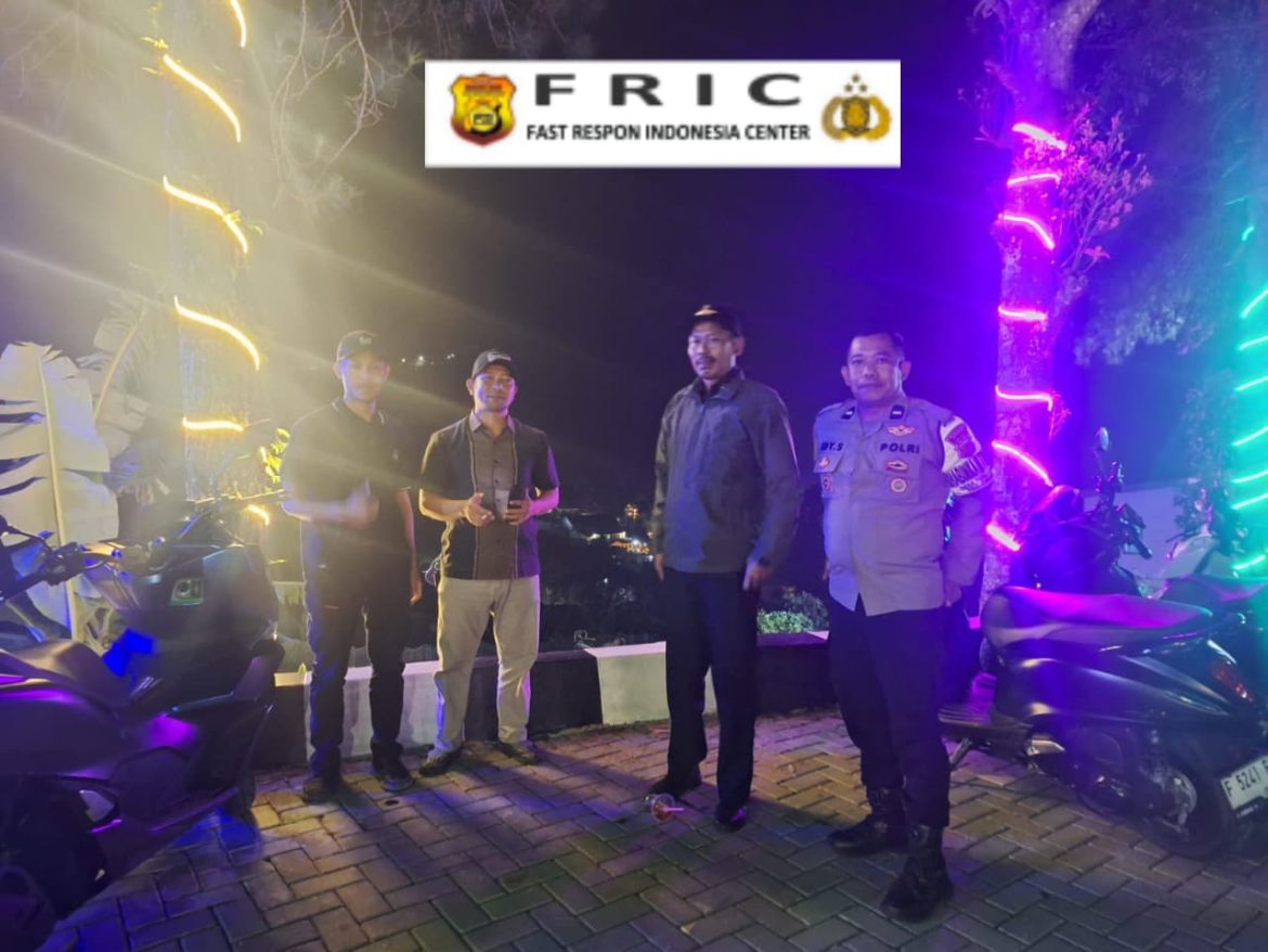 Bhabinkamtibmas Polsek Cisarua Polres Bogor Kontrol Pos Kamling dan Sampaikan Pesan Kamtibmas