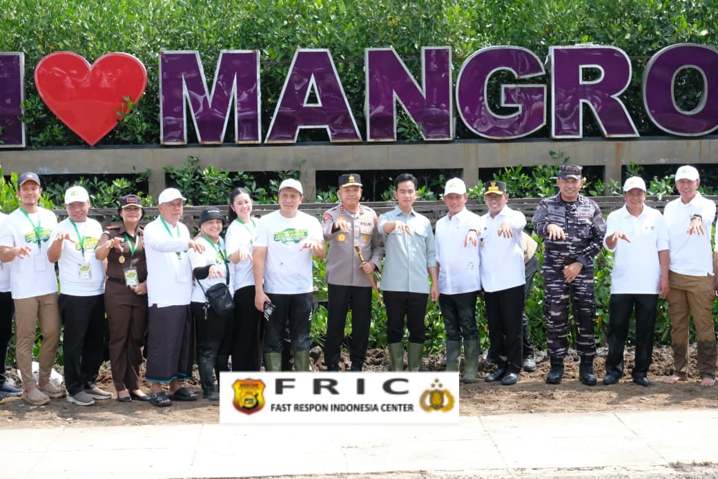 Kapolda Banten Dampingi Wakil Presiden RI dalam Kegiatan Perlindungan dan Pengelolaan Ekosistem Mangrove di Kabupaten Tangerang   