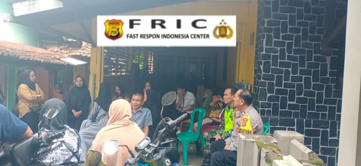 Bhabinkamtibmas Polsek Ciampea Bersinergi dengan Babinsa, Jalin Kedekatan dengan Warga Desa Binaan   