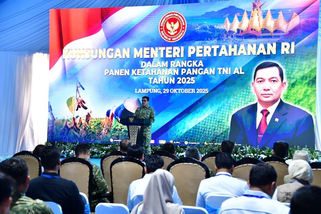 Komitmen Perkuat Ketahanan Pangan Nasional, TNI AL Panen Komoditas Kedelai Varietas Unggulan di Lampung   