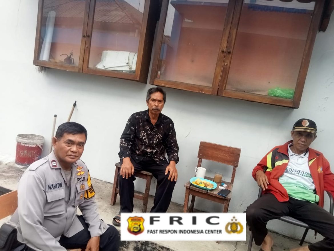 Bhabinkamtibmas Polsek Ciawi Polres Bogor Sambang Tokoh Masyarakat, Sampaikan Pesan Kamtibmas   