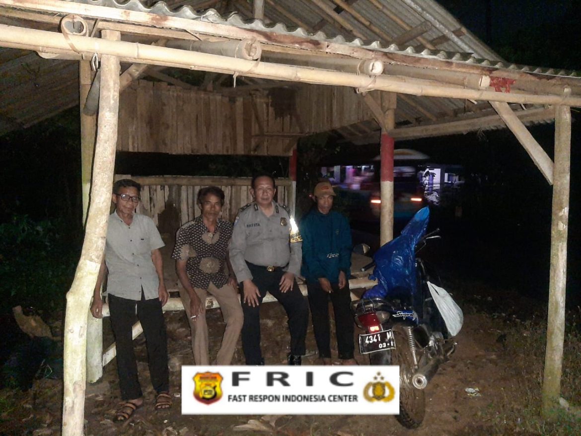 Bhabinkamtibmas Polsek Rumpin Kontrol Satkamling Antisipasi Kerawanan Kamtibmas di Desa Mekarsari   