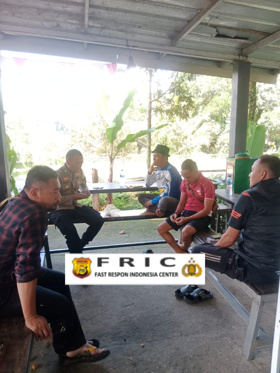 Bhabinkamtibmas Polsek Nanggung Laksanakan Giat Cooling System, Ajak Warga Jaga Kondusivitas dan Cegah Gangguan Kamtibmas   