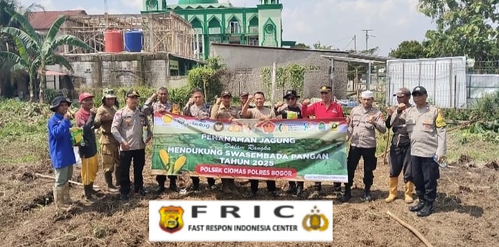 Kapolsek Ciomas bersama personel Polsek laksanakan penanaman jagung hibrida dukung program pemerintah kuartal IV tahun 2025   