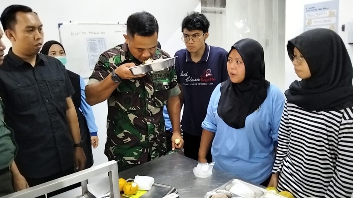 Dandim 0614/Kota Cirebon Laksanakan Sidak ke Dapur SPPG Program MBG di Kecamatan Harjamukti