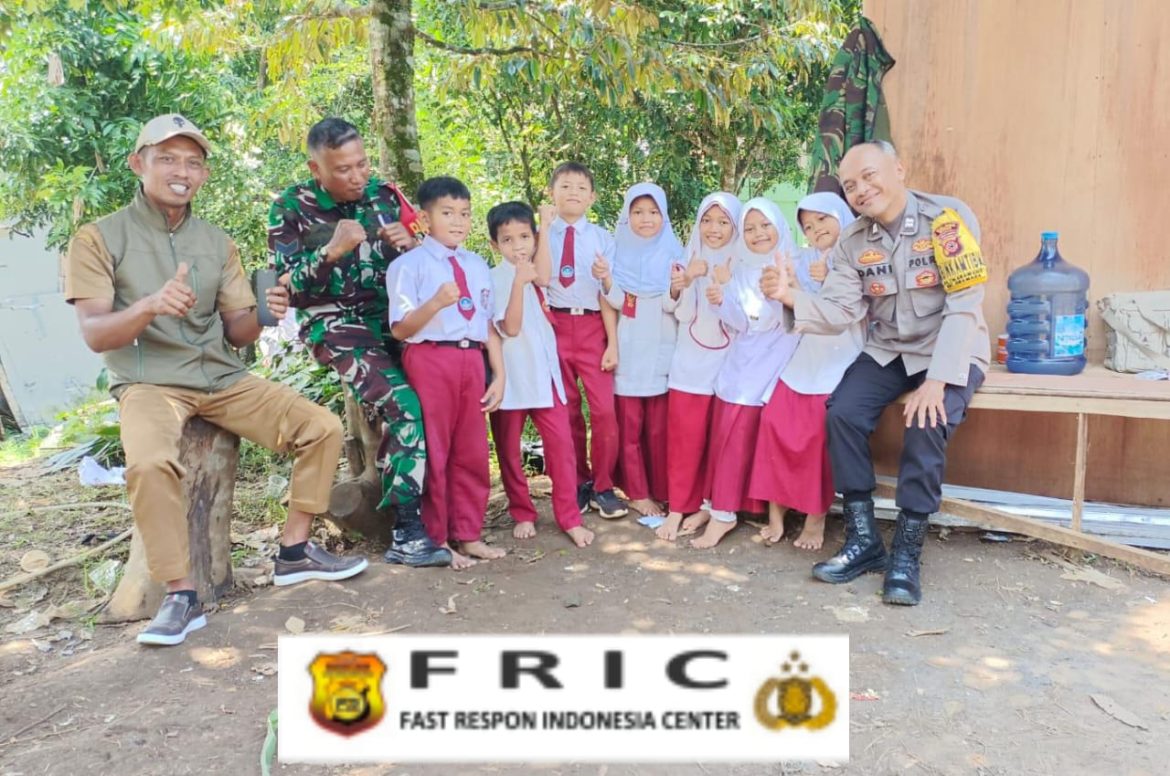 Sinergitas TNI-POLRI dengan Sekolah Wilayah Desa Binaan Giat Coolingsistem,untuk Menjaga Harkamtibmas Wilayah.   