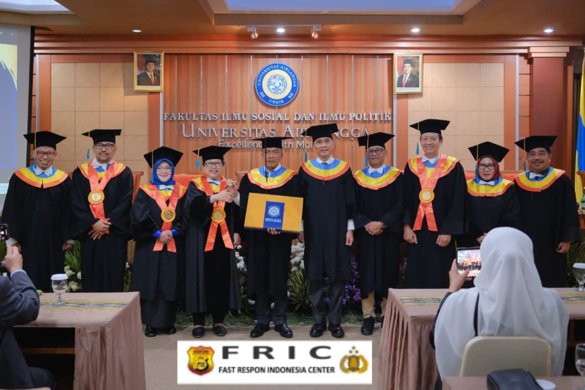 Kapolda Jabar Raih Gelar Doktor Lewat Disertasi “Cerita dari Mesuji”, Paparkan Kondisi Polisi di Tengah Konflik   