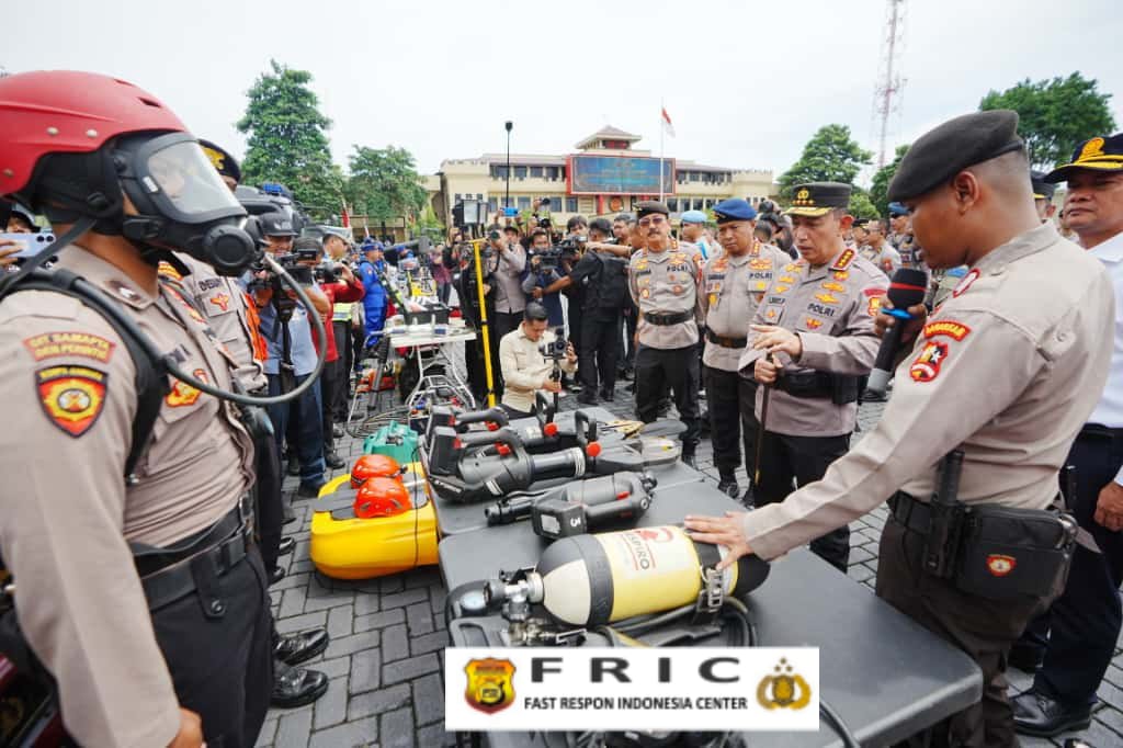 Kapolri Tinjau Sarana-Prasarana Pada Apel Kesiapan Tanggap Bencana di Mako Brimob   