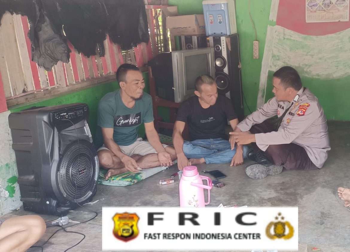 Bhabinkamtibmas Desa Cikuda Polsek Parungpanjang Sambangi Tokoh Pemuda, Ajak Warga Jaga Kamtibmas dan Perkuat Sinergi dengan Masyarakat   