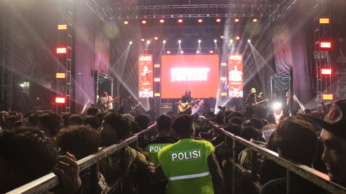 Lautan Penonton di Lapangan Panorama 25, Polres Pekalongan Pastikan Konser Aman dan Kondusif