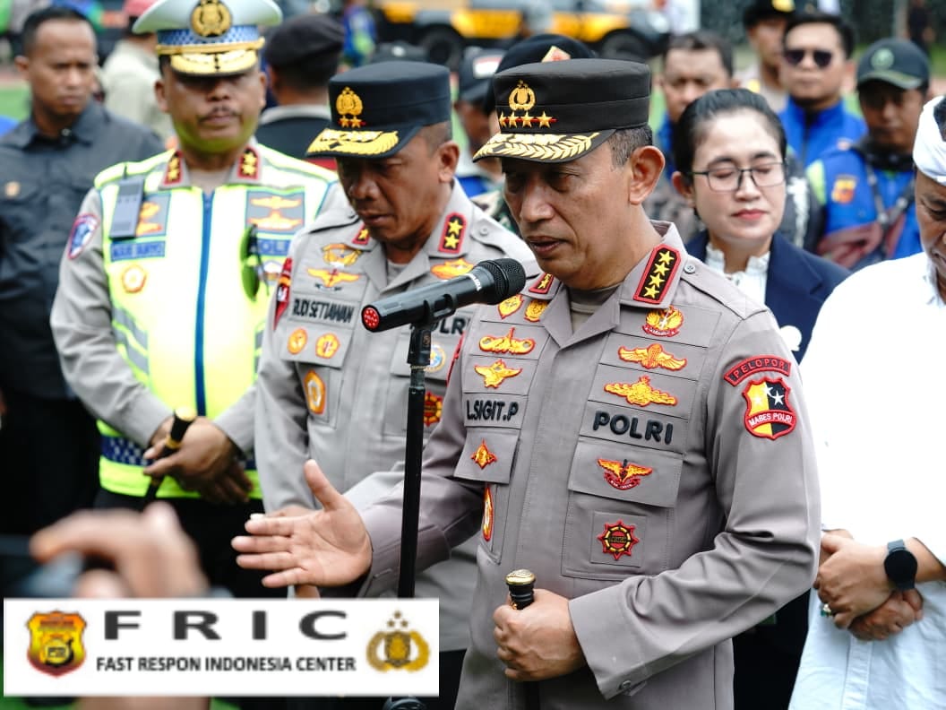 Sinergi Polri dan Ojol, Kapolri Pimpin Apel “Sauyunan Jaga Lembur” di Bandung   