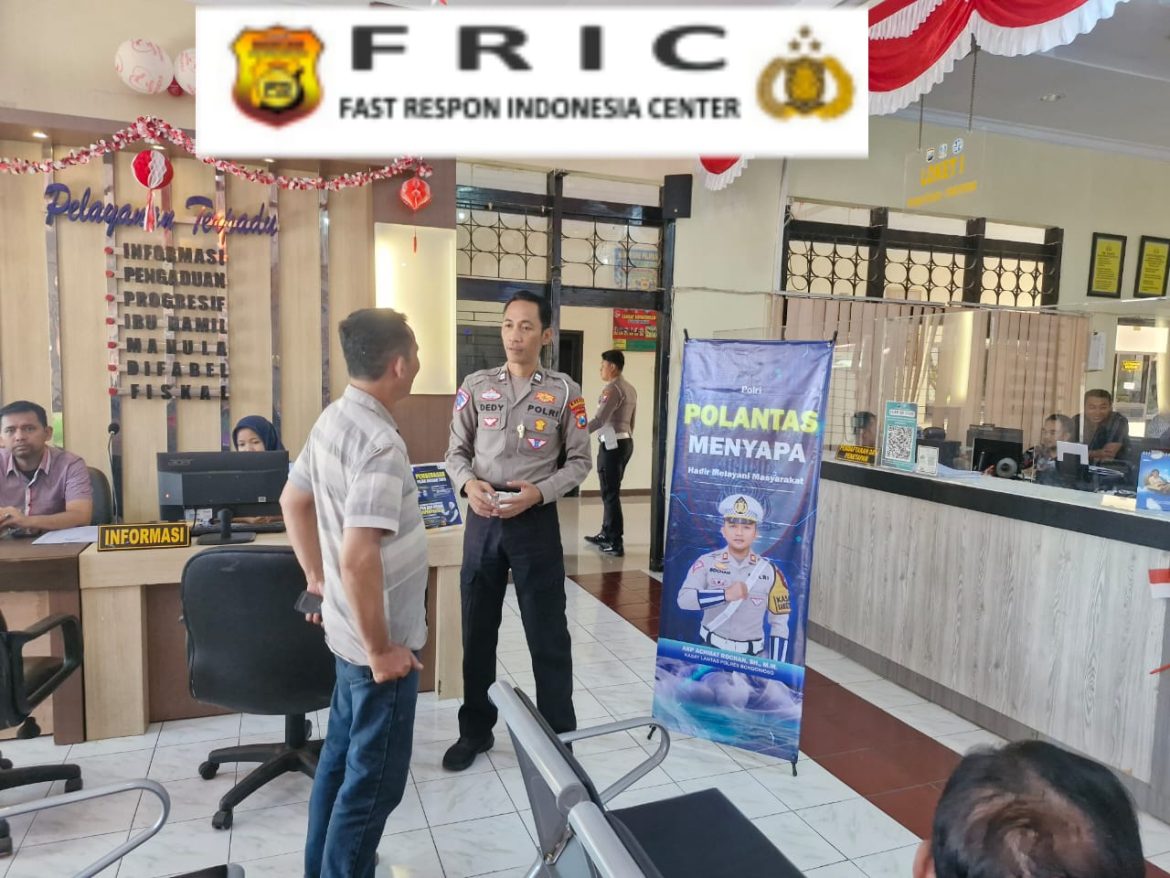 Polantas Menyapa, Petugas Layani Masyarakat Dengan Humanis Saat Urus Surat Kendaraan   