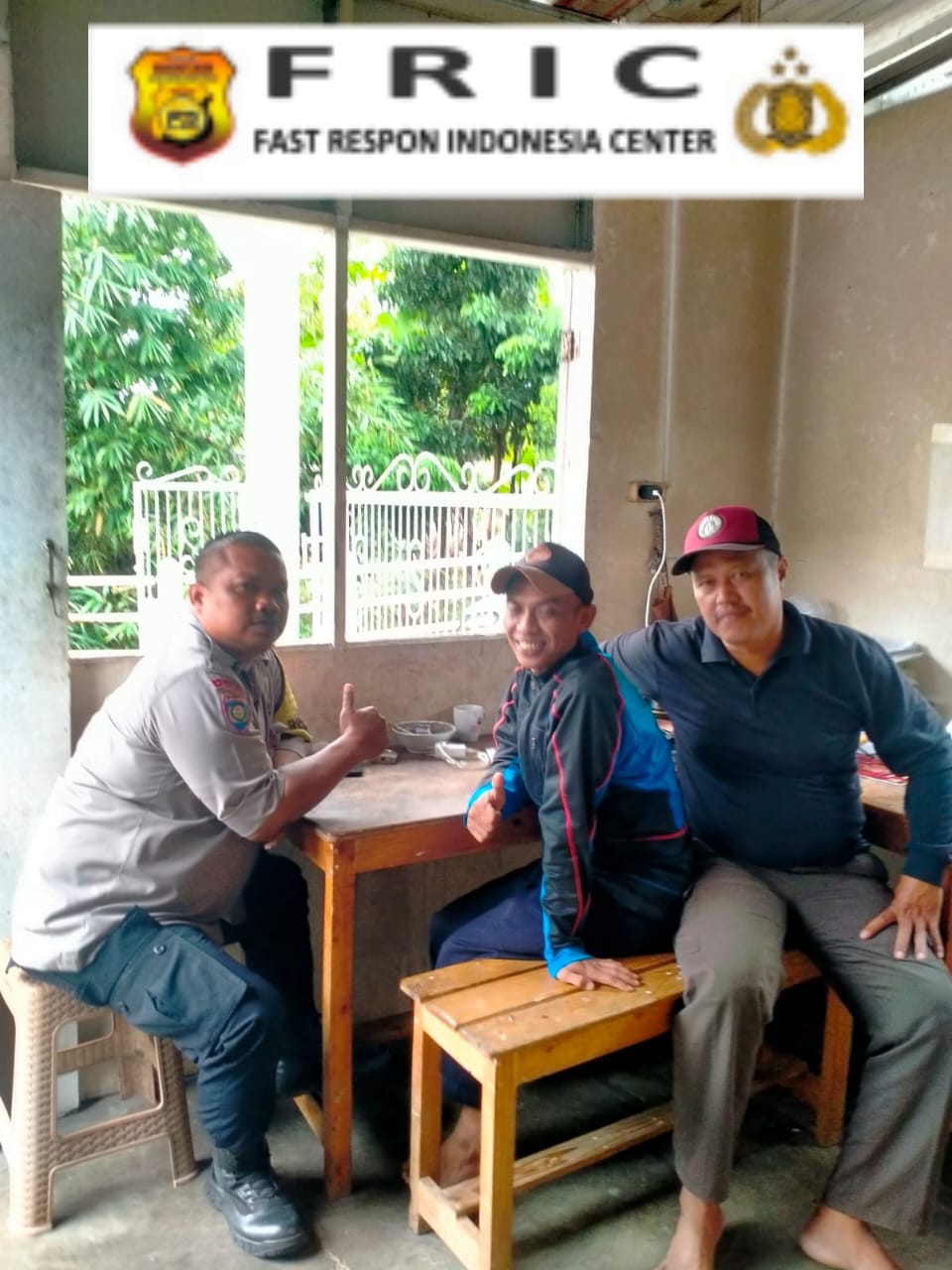 Giat Bhabinkamtibmas Sambangi Tokoh Masyarakat Desa Sukawening Guna Ciptakan Kamtibmas Kondusif   