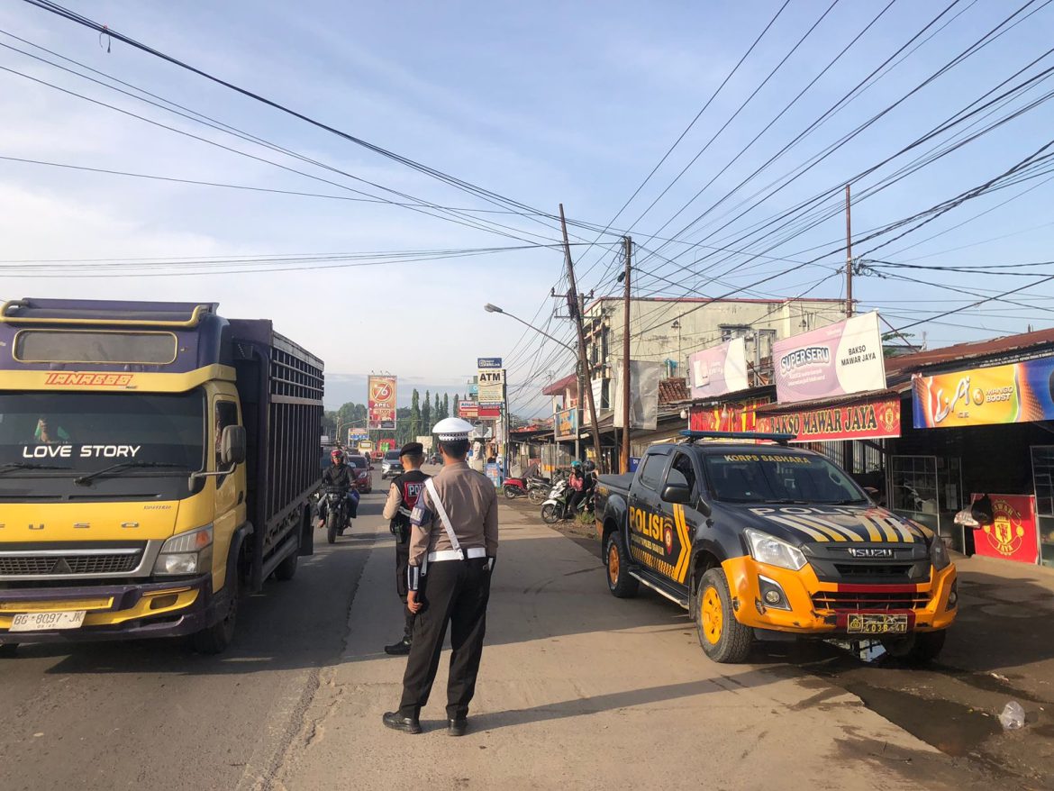 Sat Samapta Polres Ogan Ilir Laksanakan Strong Point Pagi Guna Ketertiban dan Keamanan Masyarakat*