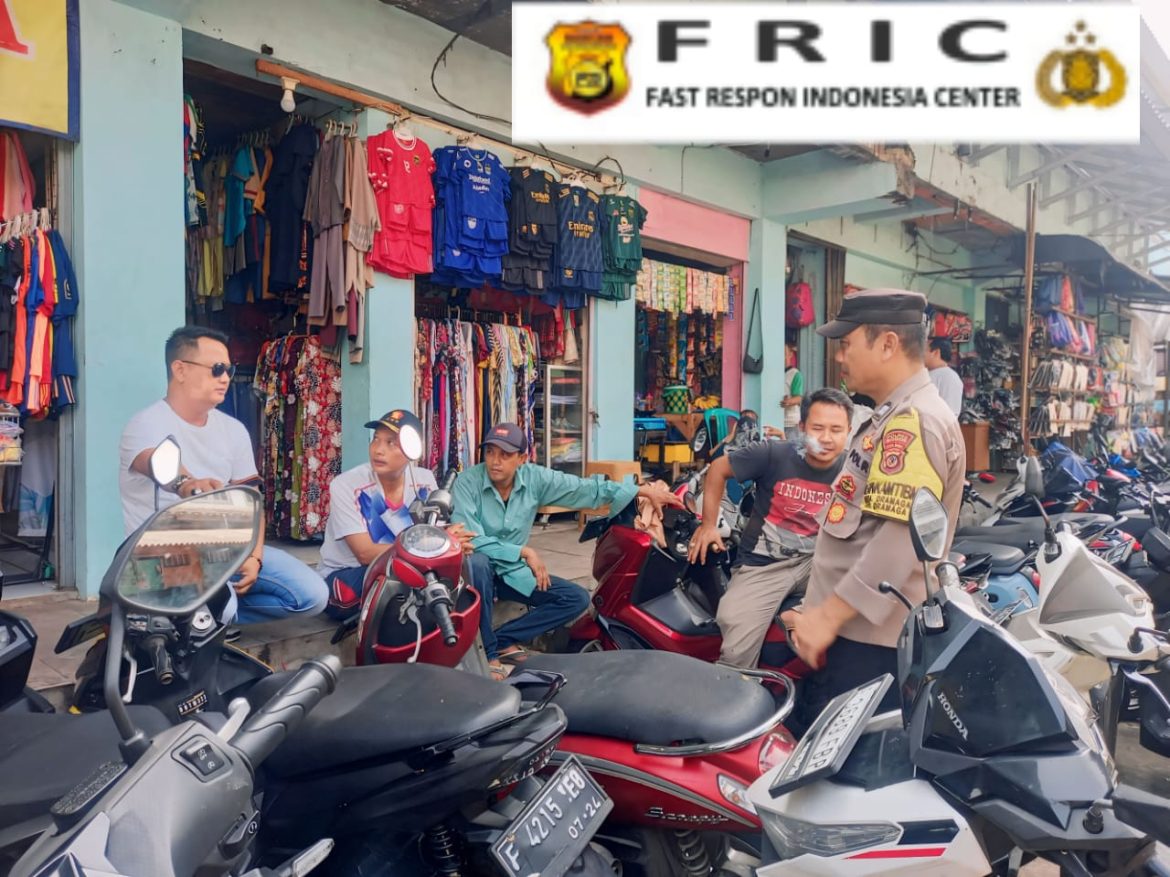 Bhabinkamtibmas Polsek Dramaga Wujudkan Kedekatan Dengan Warga Dengan Menyambangi Warga Binaanya Ajak Jaga Kamtibmas Yang Kondusif   