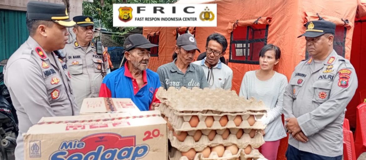Respon Cepat Polsek Medan Area Beri Bantuan Kepada Korban Kebakaran   
