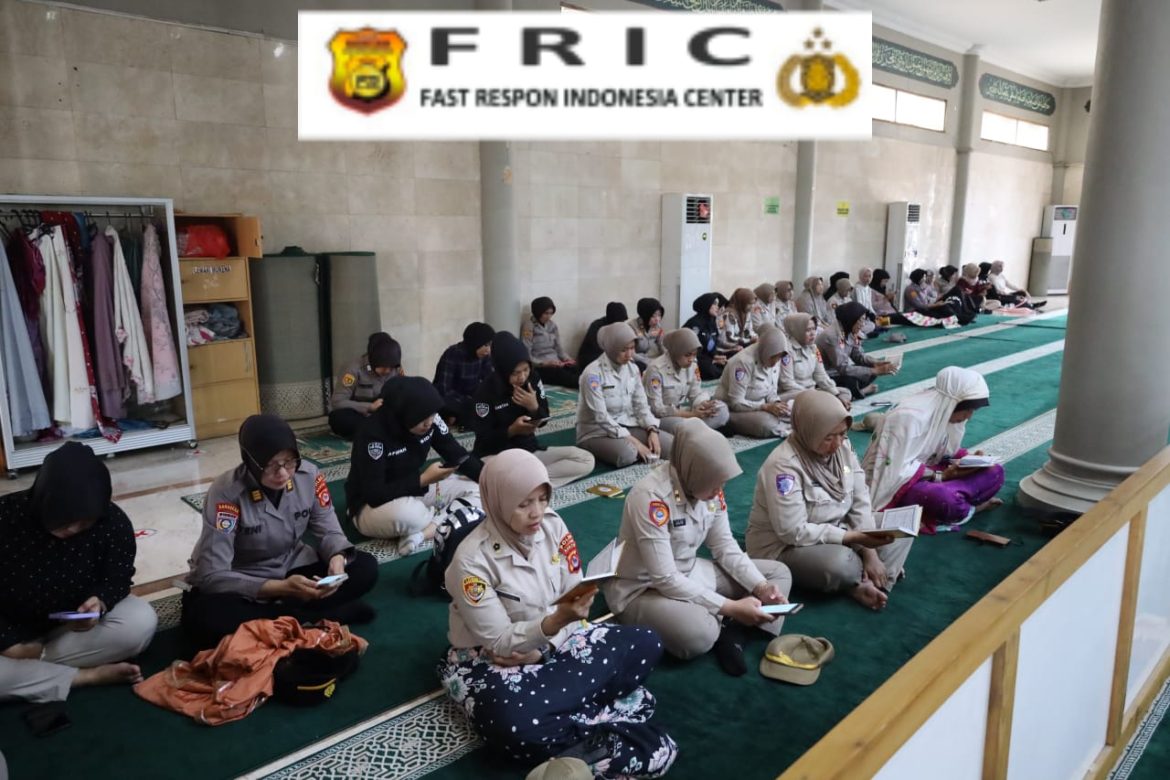 Tingkatkan Keimanan, Personel Polda Banten Ikuti Pembinaan Rohani dan Mental   