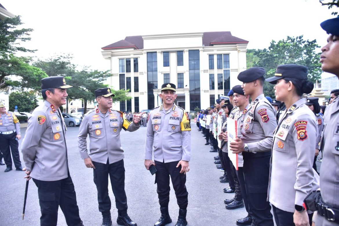 Polda Jambi Gelar Apel Pengukuhan Keluarga Asuh Polda Jambi 