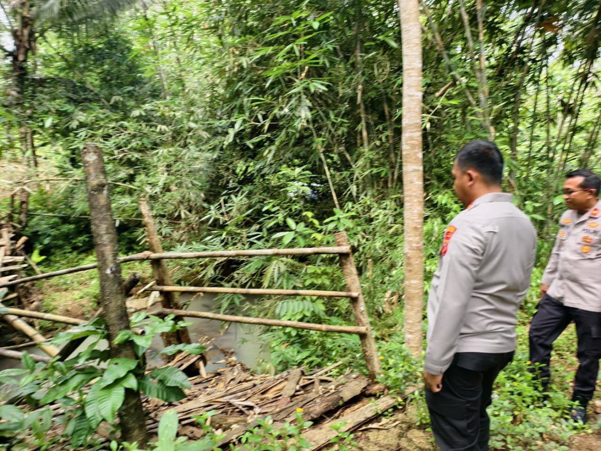 Tindaklanjuti Amanat Presiden, Polri Gerak Cepat Perbaiki Jembatan Vital di Pangandaran, Akses 400 Siswa Terselamatkan