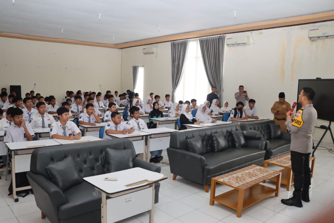 Cegah Tawuran, Polres Metro Tangerang Kota Gelar Mitigasi ke Pelajar SMK N 4