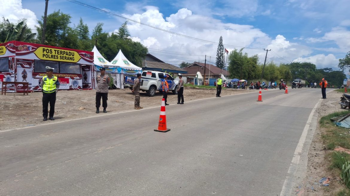 Polres Serang Menyekat Truk Tambang, Menindak Keputusan Gubernur Banten Nomer 567 Tahun 2025 Bersama Instansi Terkait
