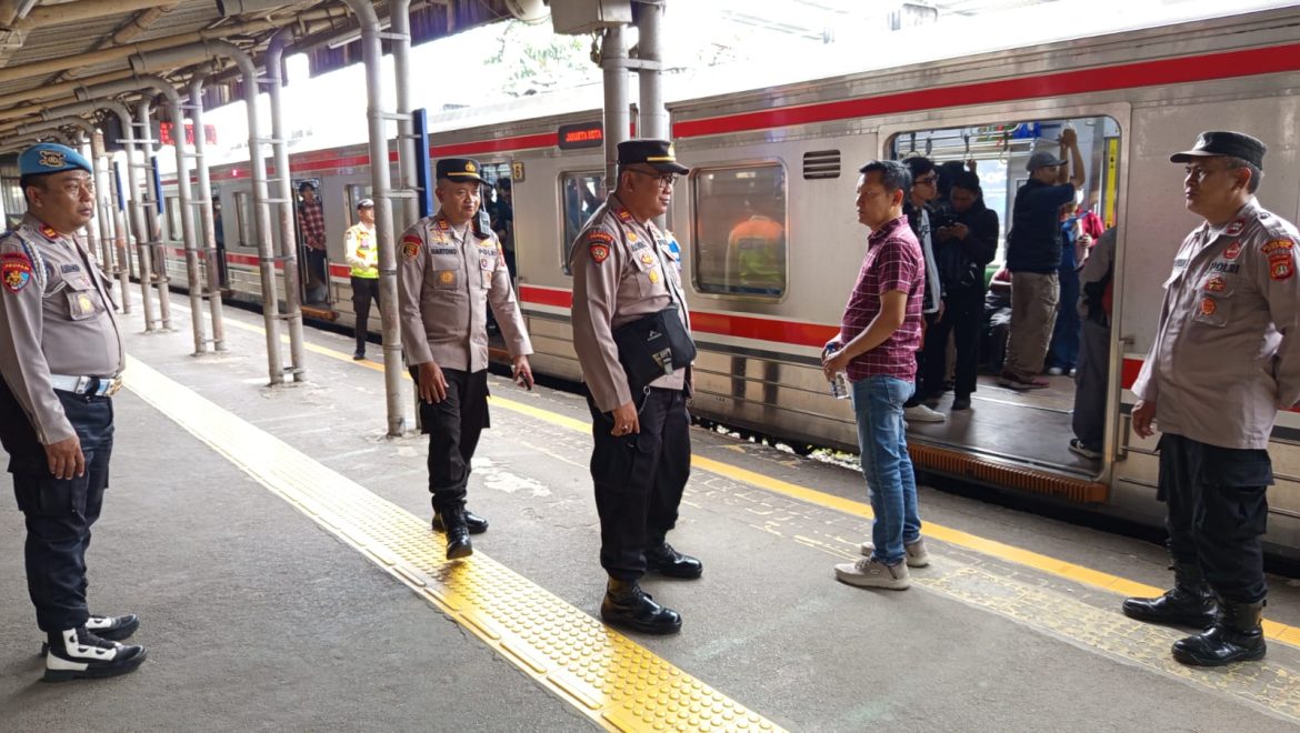 Kapolsek Pancoran Mas Depok, Memonitoring Adanya Potensi (Unras) di Jakarta