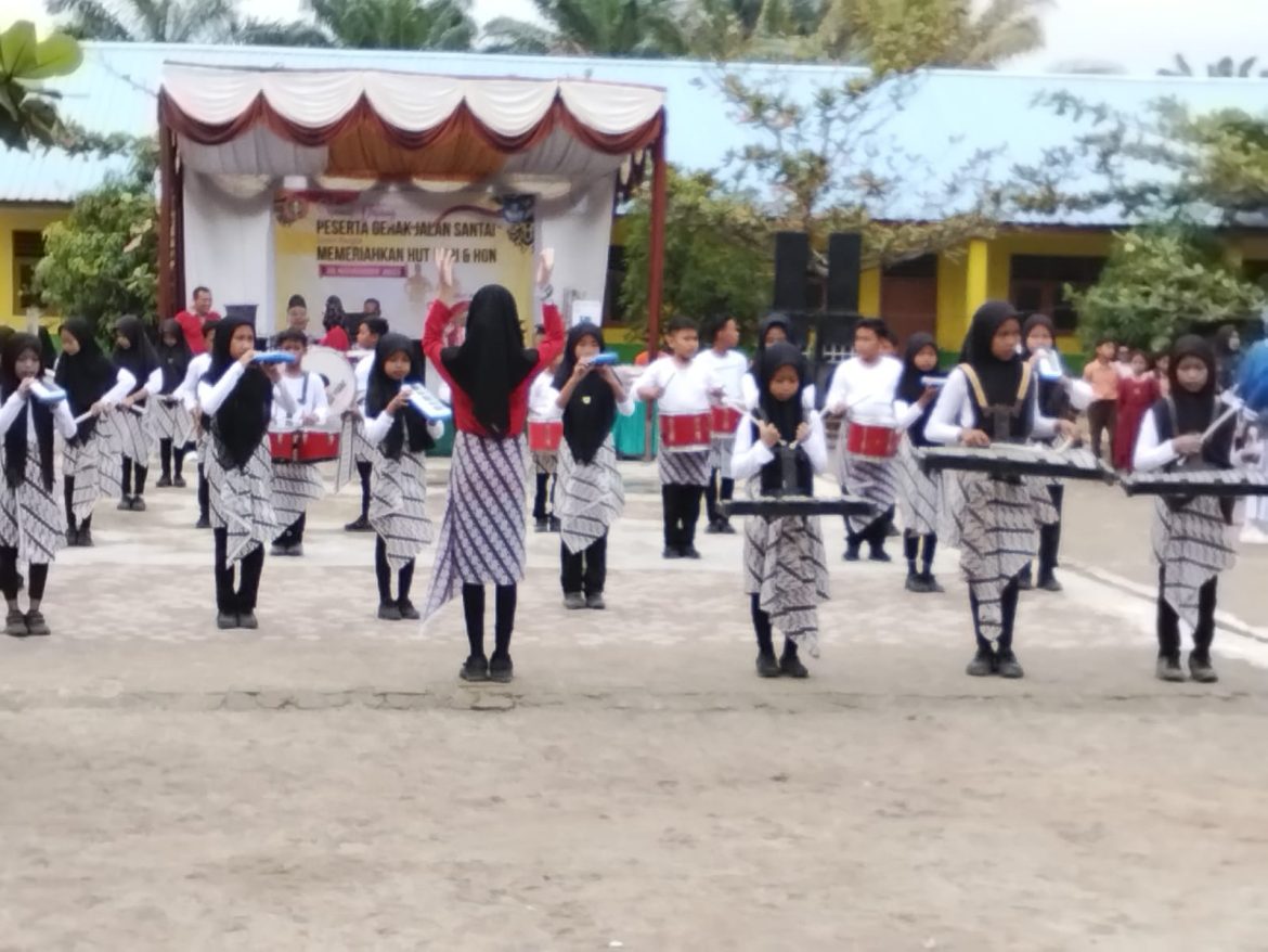 Meriah, Peringatan HUT ke-80 PGRI dan Hari Guru Nasional di SDN 050701 Hinai Kiri