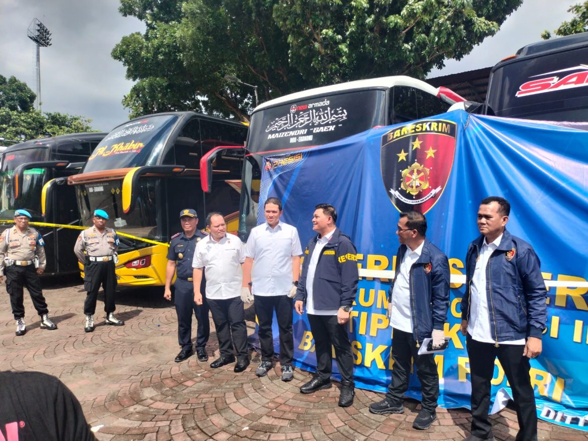 Bareskrim Polri Ungkap Kasus Pencucian Uang Dengan Perdagangan Impor Pakaian Bekas Omset 1,3 Triliun Di Pasar Kodok Tabanan Bali