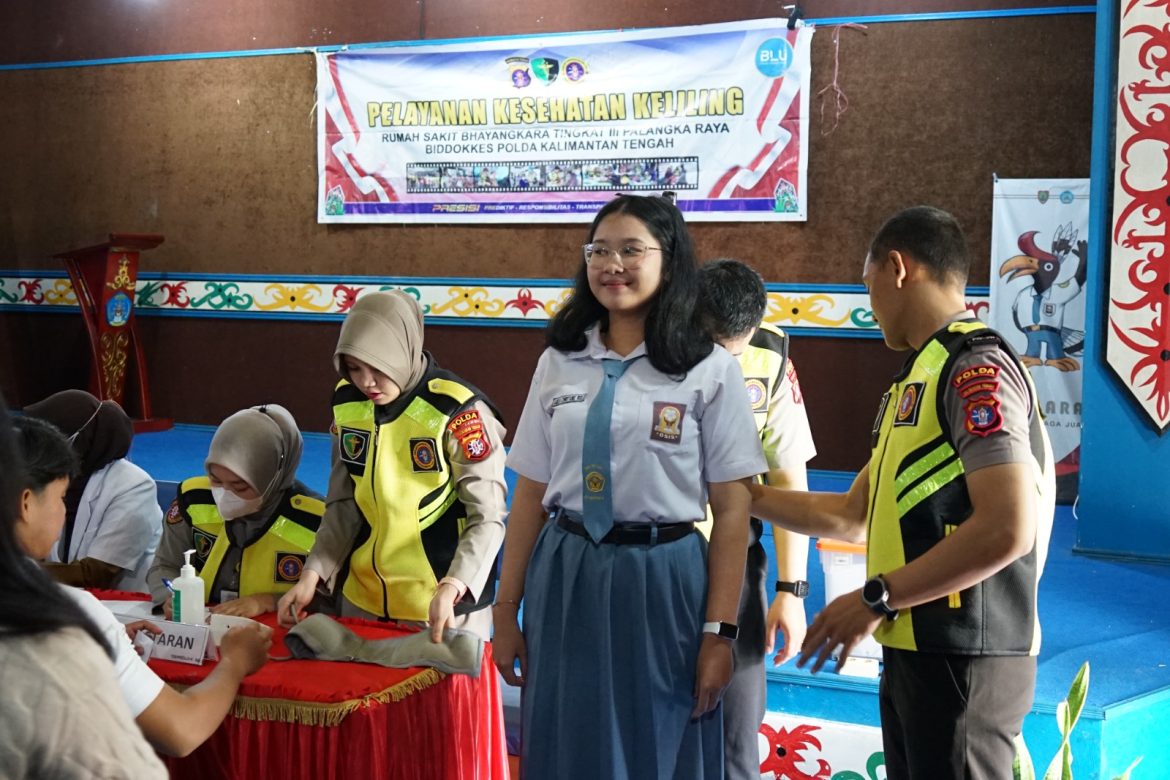 Dukung Remaja Sehat, Rumkit Bhayangkara Gelar Pemeriksaan Kesehatan Gratis bagi Siswa Sekolah