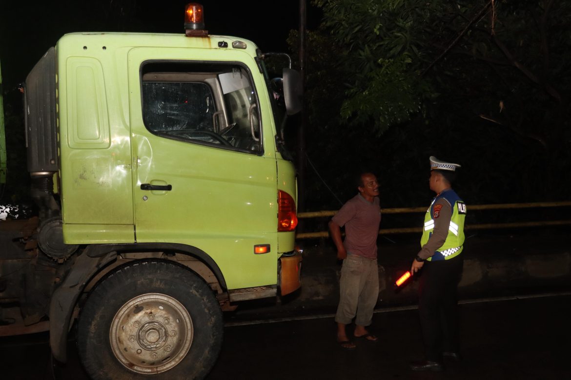 Kapolresta Tangerang Pimpin Pemantauan Truk Muatan Tanah, Cegah Melintas Sebelum Jam Operasional