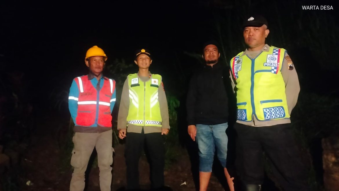 Hujan Deras Picu Longsor Jalan Raya di Desa Sidomulyo Lebakbarang, Akses Tertutup Total 