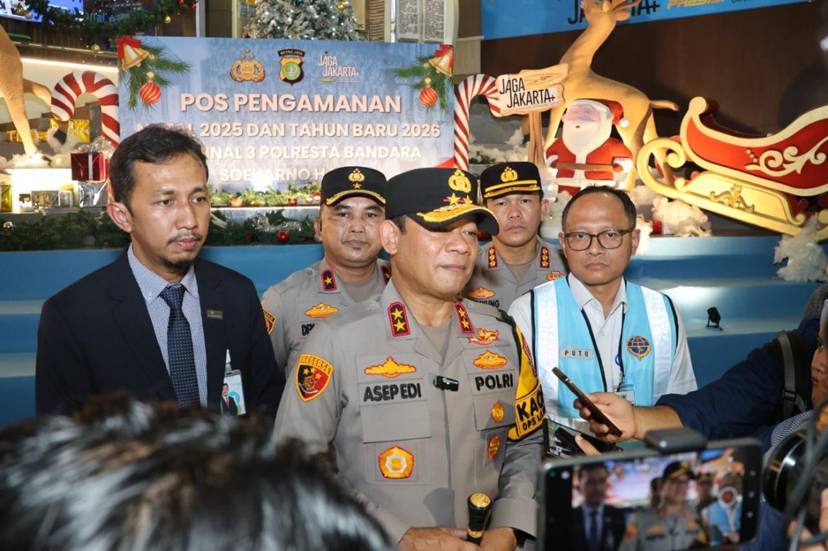 Kapolda Metro Jaya Tinjau Pospam Operasi Lilin Jaya 2025 di Bandara Soekarno-Hatta