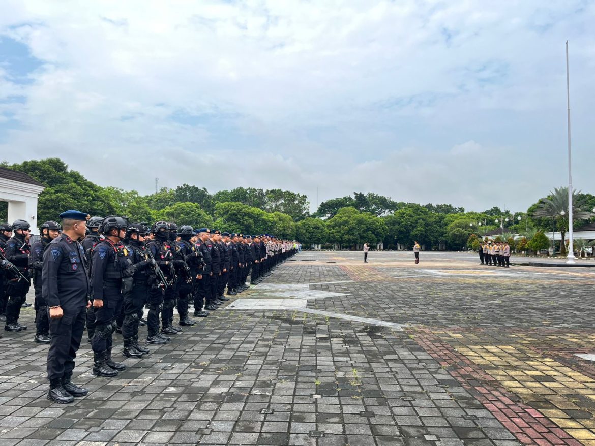 Polda Banten Gelar Apel Pengamanan Aksi Unjuk Rasa Aliansi Buruh KSPI di KP3B