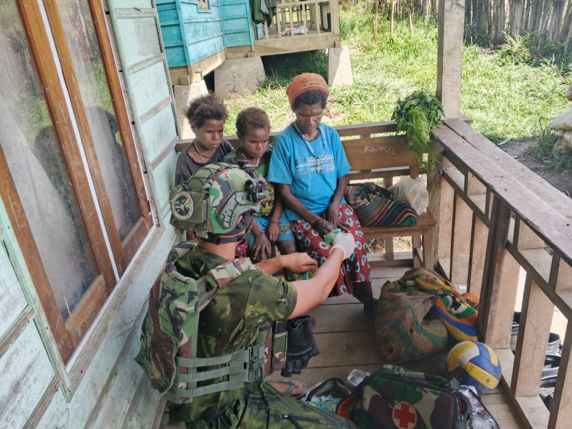 Jaya Sakti Sehat. Natal di Bilai, Satgas Tetap Peduli Kesehatan