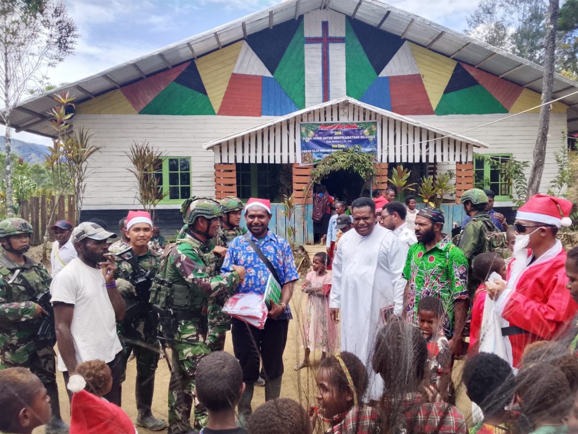 Jaya Sakti Berbagi. Kebersamaan di Bilai, Satgas Hadirkan Natal Meriah