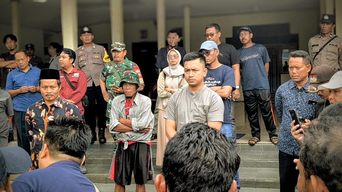 Kharis Munawir Temui Massa dan Tegaskan Komitmen Transparansi Sejak Awal