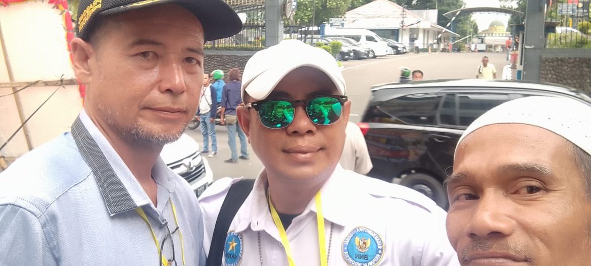 Divisi Satgas Divisi Kebudayan dan divisi Perlengkapan Mengucapkan Selamat Tahun Baru 2025/2026