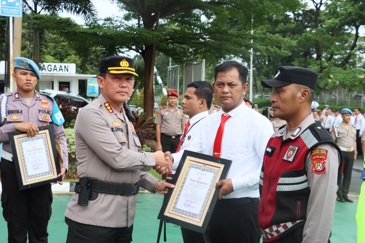 Kapolresta Bandara Soetta, Pimpin Upacara Kenaikan Pangkat dan Pemberian Penghargaan Personel Polresta Bandara Soetta