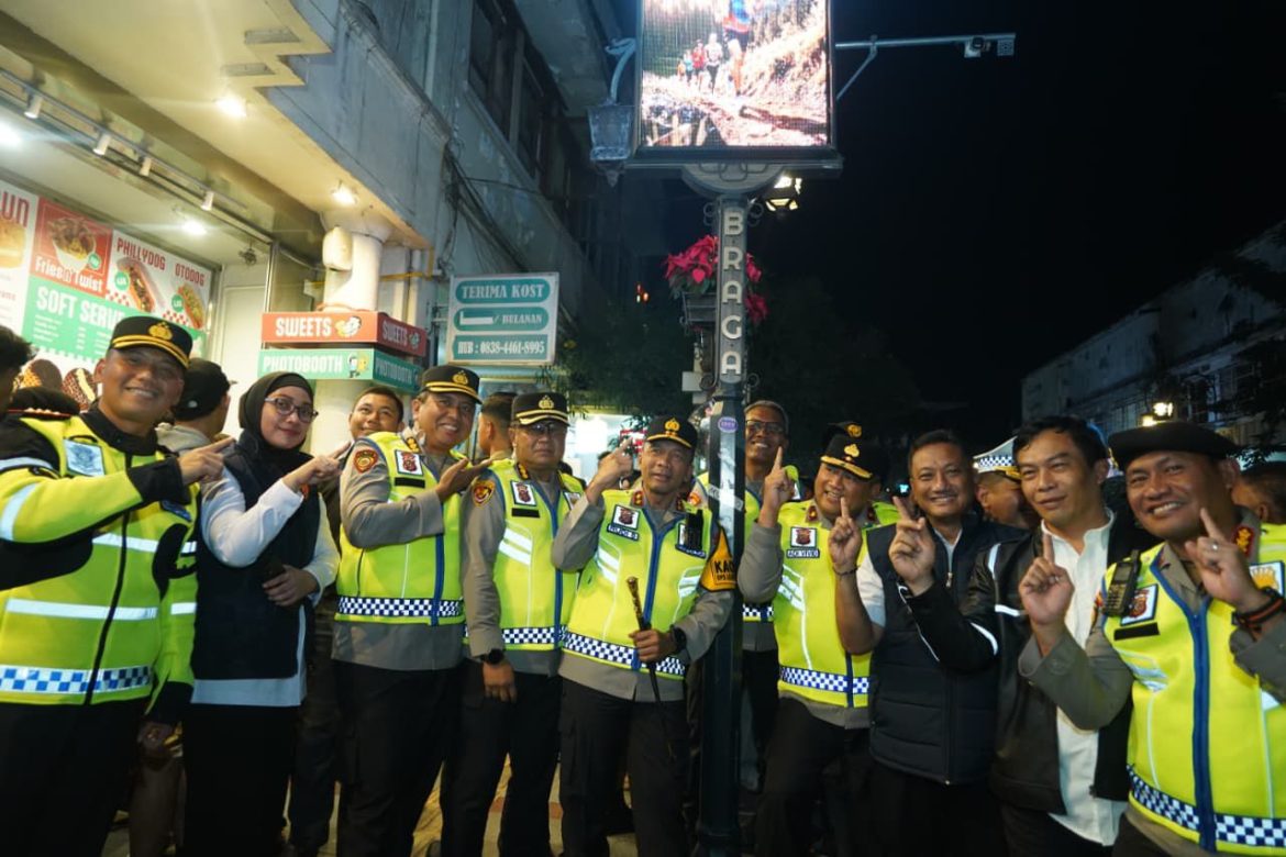 Kapolda Jabar : Masyarakat Rayakan Malam Pergantian Tahun Baru 2026 Tanpa Kembang Api dan Petasan, Meriah, Aman serta Kondusif