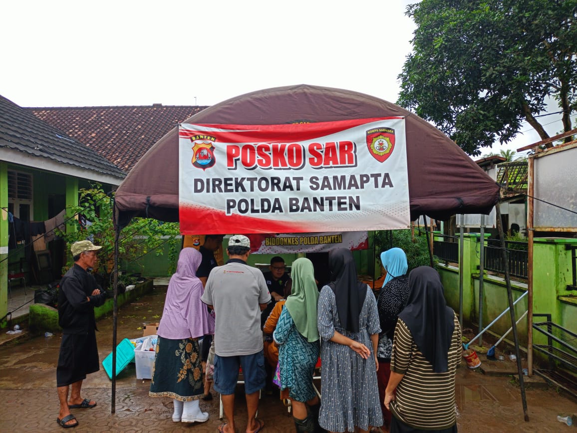 Pelayanan Kesehatan Polda Banten untuk Warga Terdampak Banjir