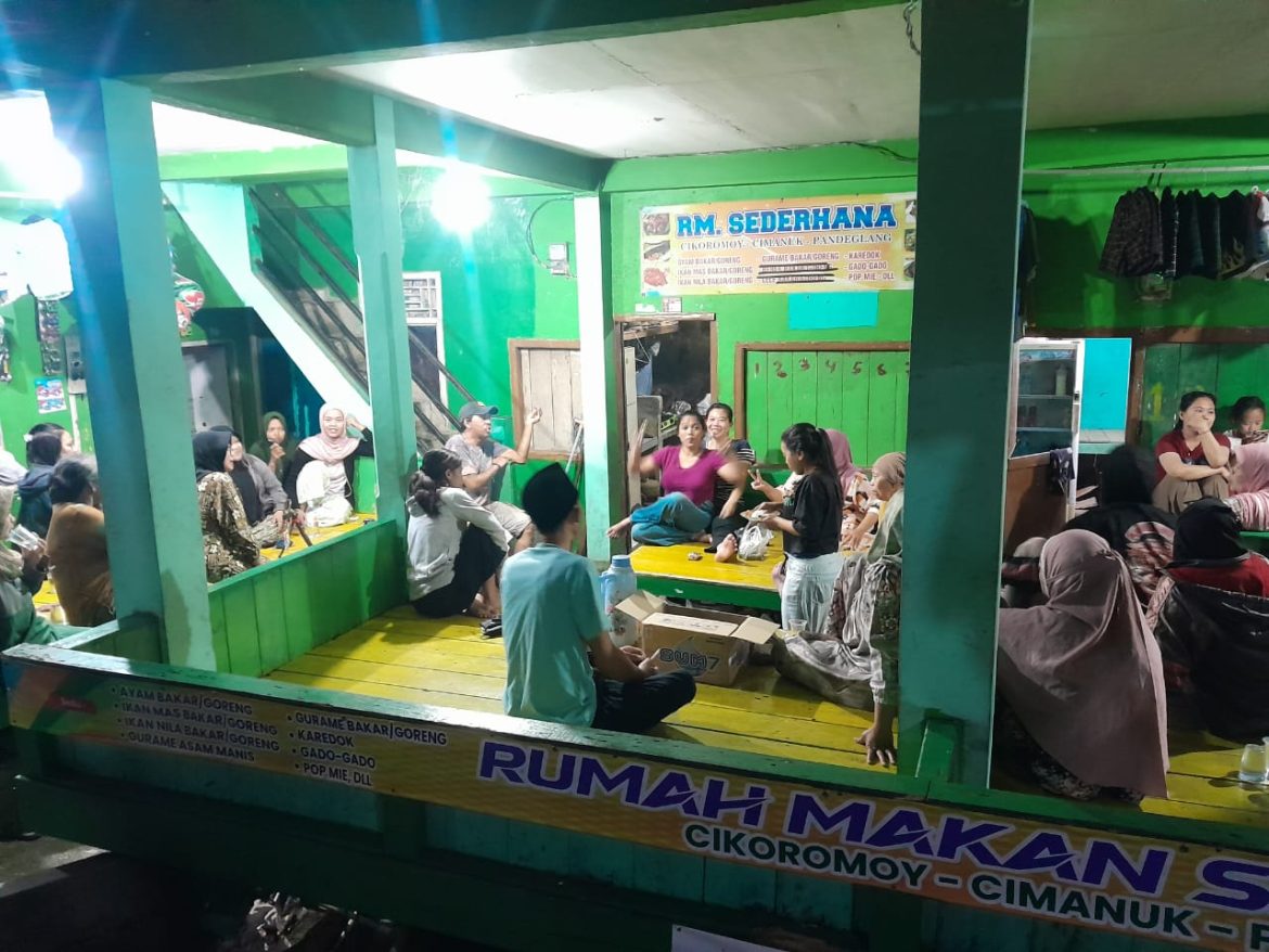 Pedagang Cikoromoi Berkumpul Bahas Isu Harga Mahal yang Viral di Media Sosial